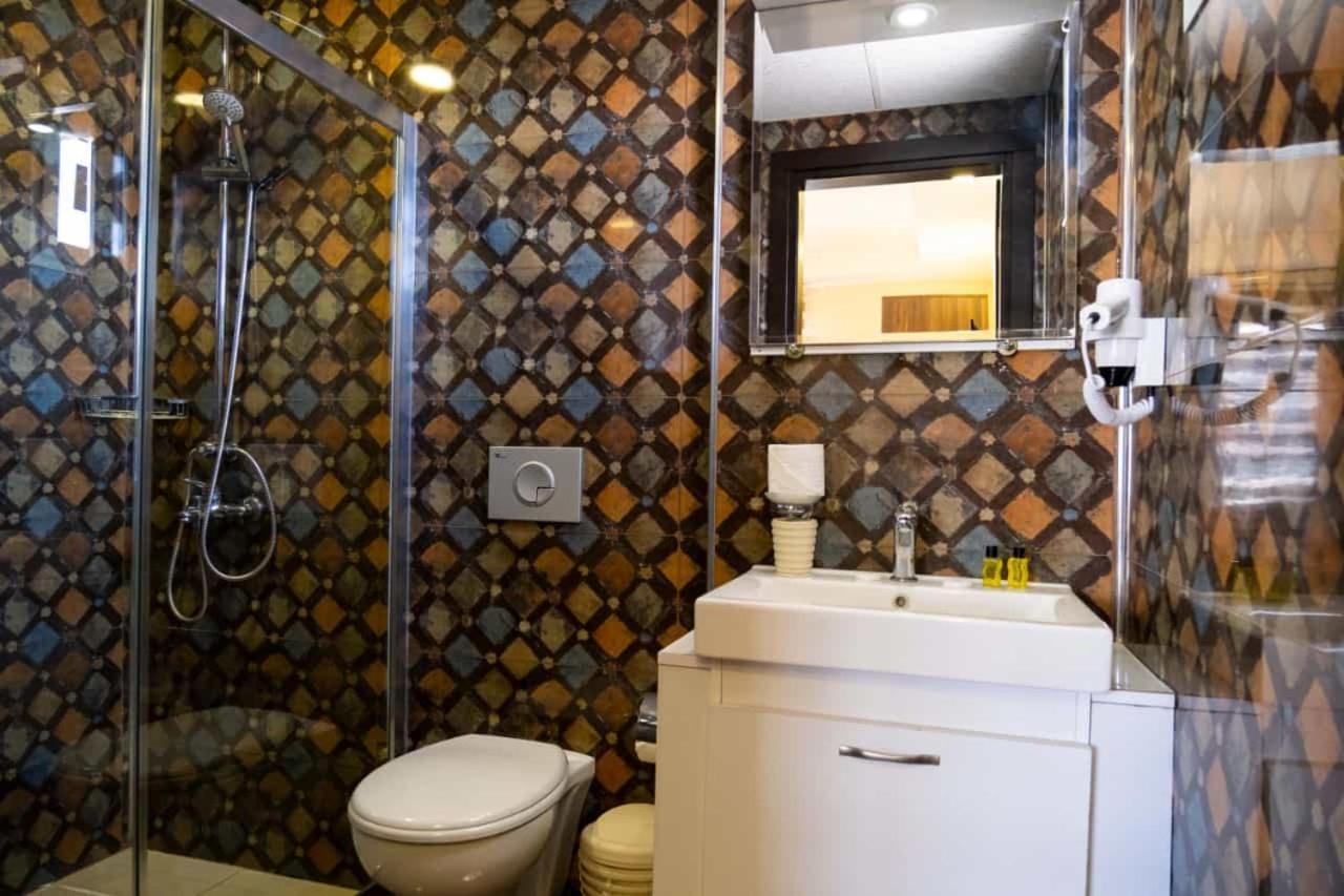 Ikarus Hotel Kuşadası Ngoại thất bức ảnh